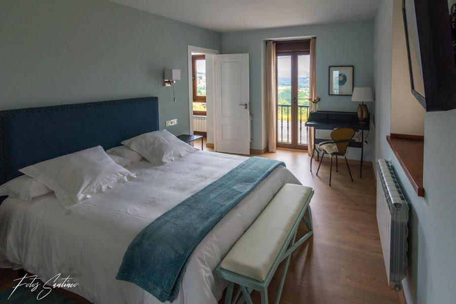 Apartamentos Buenavista Tineo Eksteriør billede