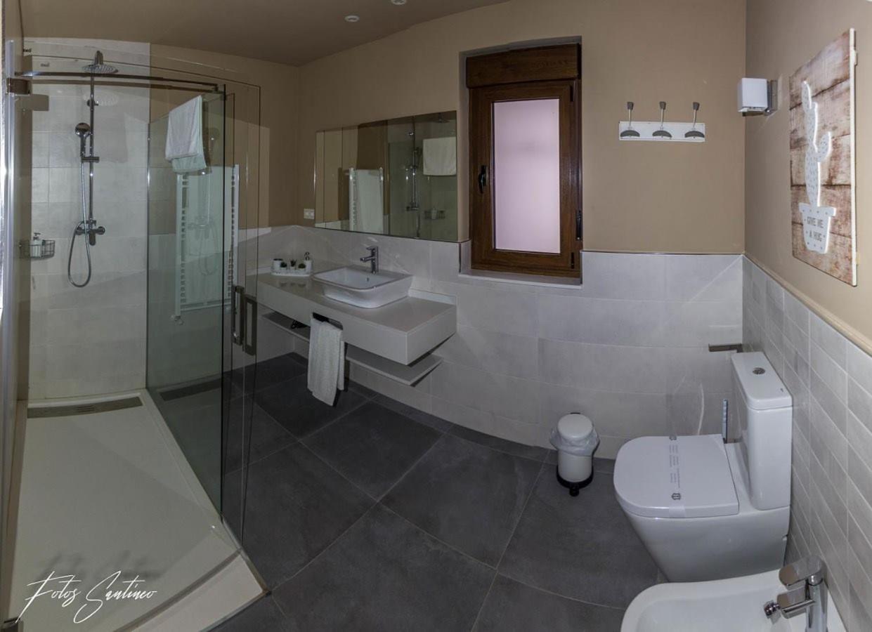 Apartamentos Buenavista Tineo Eksteriør billede